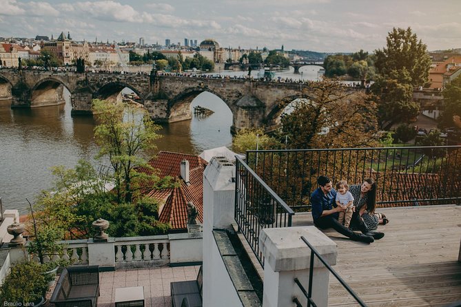 photoshoot in prague - Charles Bridge: The natural finale