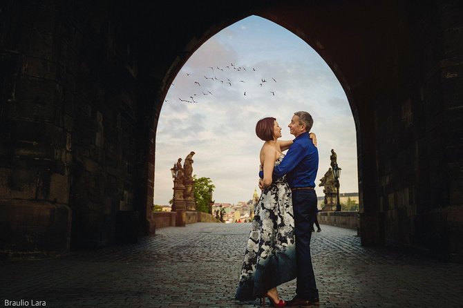 photoshoot in prague - How the posing and photography work