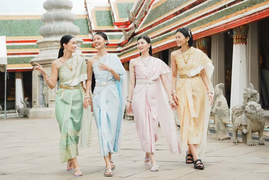 Photoshoot in Thai Costume - The two-hour photography session