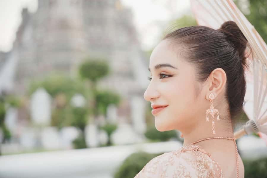 Photoshoot in Thai Costume - Planning your arrival at Wat Arun
