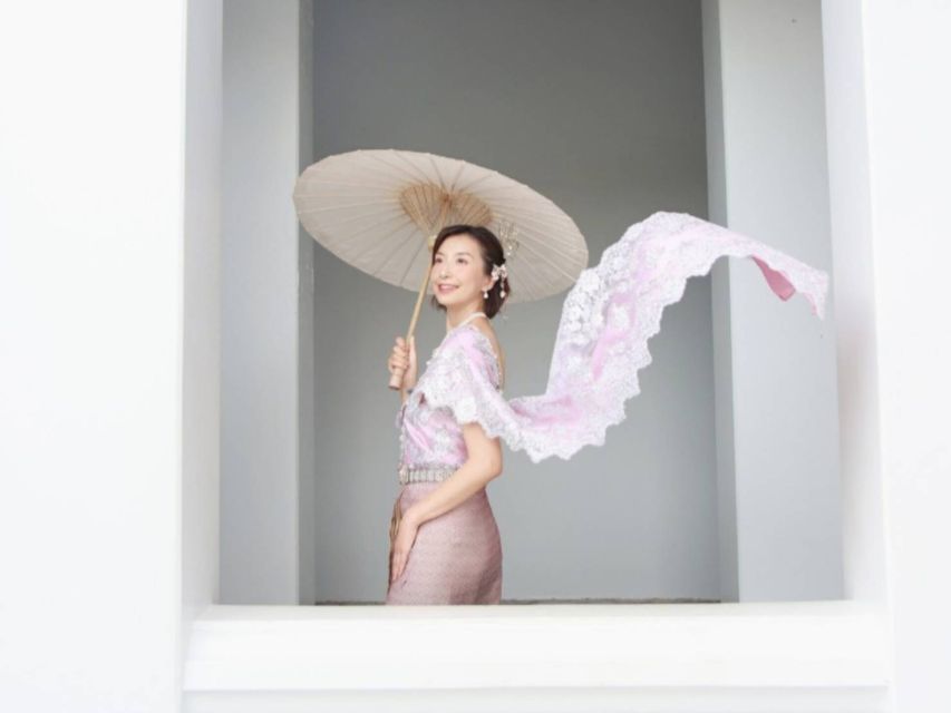 Photoshoot in Thai Costume - Rain, comfort, and other limits