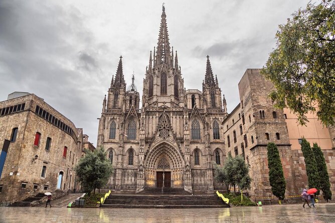 Photoshoot tour in Barcelona Secret Corners - Key points at a glance