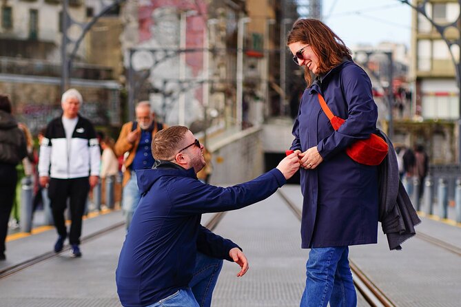 Photoshoot Unforgettable in Porto - Couple or Single - Finishing near the Dom Luís I Bridge
