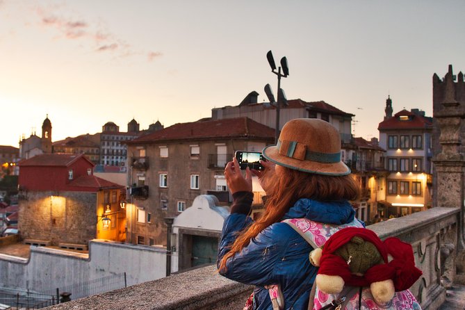 Porto 1/2 Day Walking Photo Tour & Portraits - Miradouro da Vitória and Largo da Pena Ventosa
