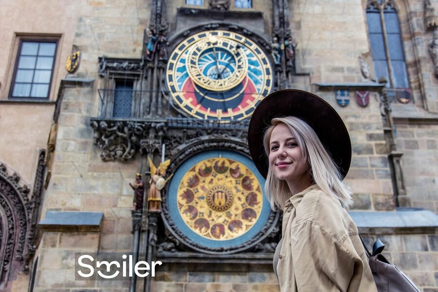 Prague: Professional Photoshoot in the Old Town - Key points at a glance
