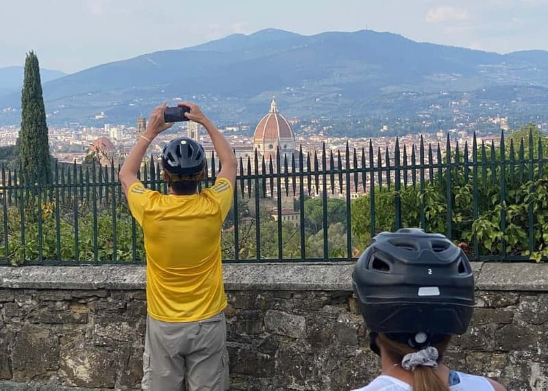 Premium Chianti E-Bike Tour, Food Wine Tasting + Photo shoot - Piazzale Michelangelo and Florence below