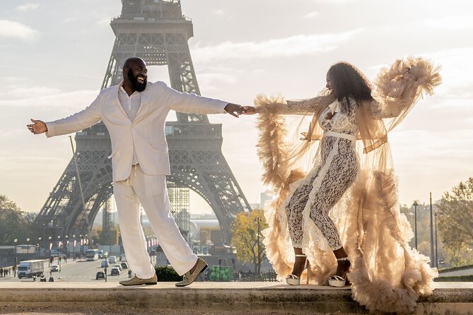Private Guided Professional Photoshoot by the Eiffel Tower - The Edited Photos and Online Gallery