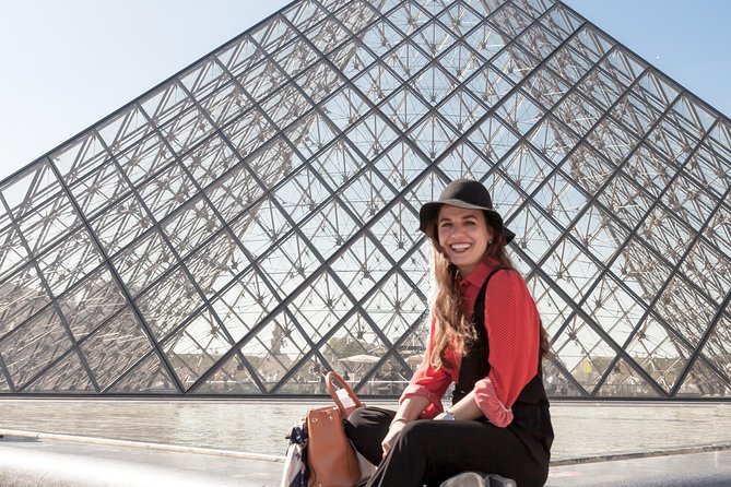 Private Historical Photo Tour in Paris - The Louvre from outside