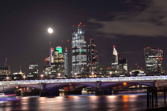 Private Night Photography Tour in London - Stop 4: Tower Bridge and the Thames