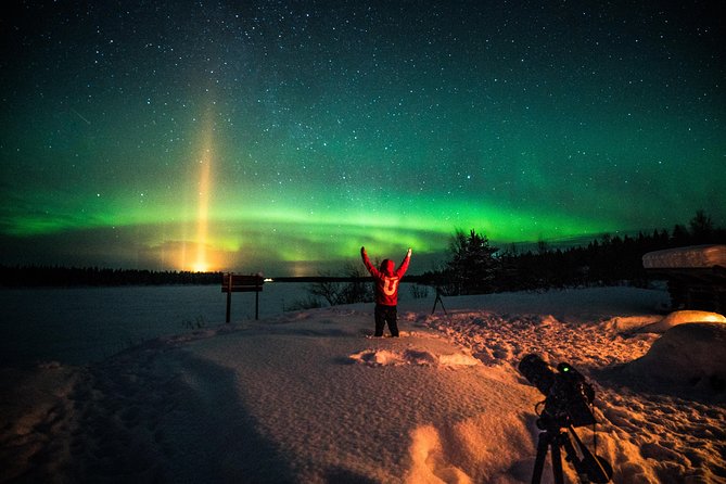 Private Northern Lights photography tour in Rovaniemi - Riding a private 4x4 into the night