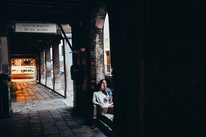 Private Photo Shoot in Venice with Gondola Ride Included - Thirty minutes on a private gondola