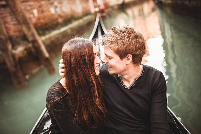 Private Photoshoot on Personal Gondola in Venice - The 30-minute private gondola ride
