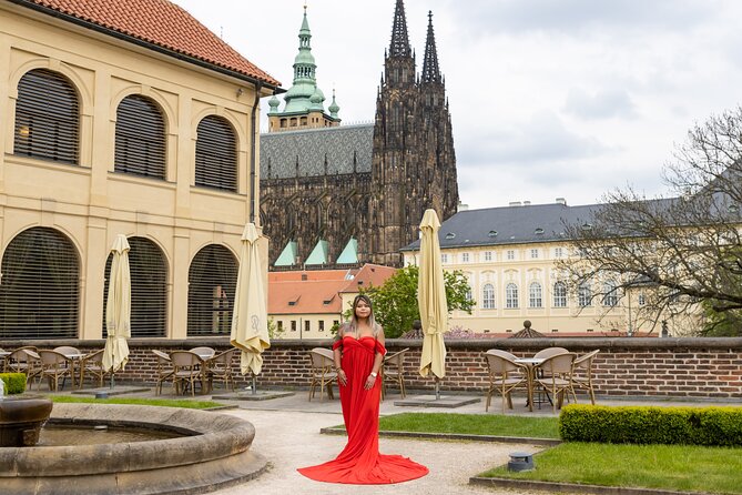 Private Photoshoot Tour in Prague - Finishing at Malostranské náměstí