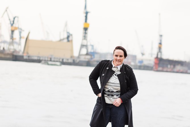 Private Romantic Urban & Street Photoshoot - Hohe Brücke and traces of the old city