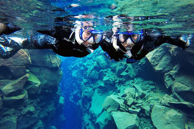 Private Silfra Snorkeling 6 p. group - Meet on Location - with Underwater Photos - Why Silfra feels different from ordinary snorkeling