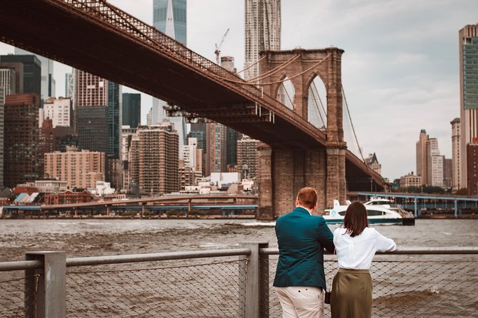Private Tour: Personal Travel Photographer Tour in New York - The Brooklyn Bridge: big views and busy timing