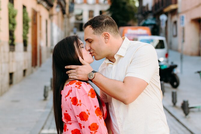 Private Vacation Photoshoot with Photographer in Madrid - How the one-hour session is likely to feel
