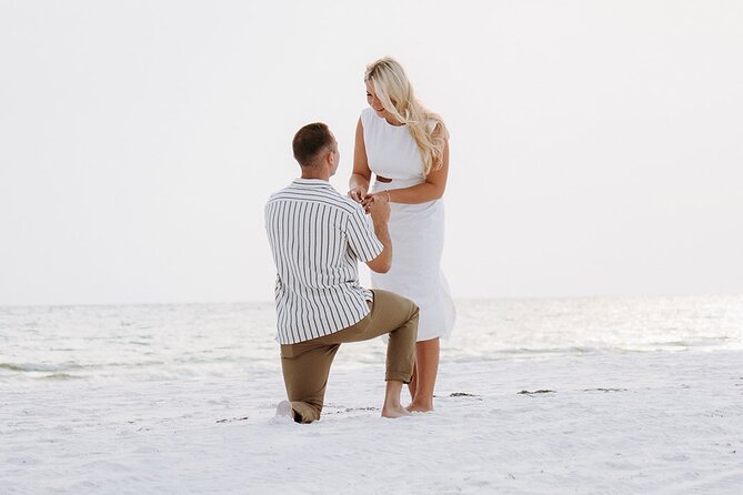 Private Vacation Photoshoot with Photographer in Miami Beach - Engagements, Families, and Simple Holiday Portraits