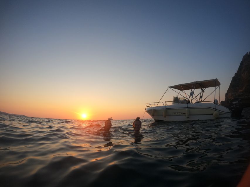 Procida: Boat Tour with Swimming Stops and Underwater Photos - Punta Pioppeto Lighthouse and the return to Marina Grande