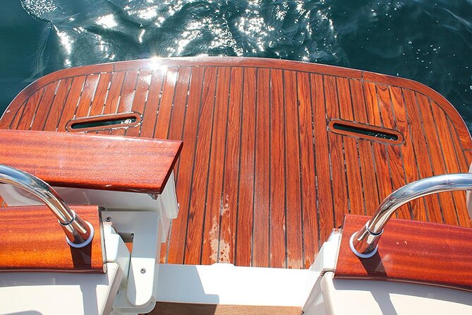 Procida Island Tour by Boat 2h 15m with Swimming and Underwater Photos - Palazzo D’Avalos and Terra Murata from offshore