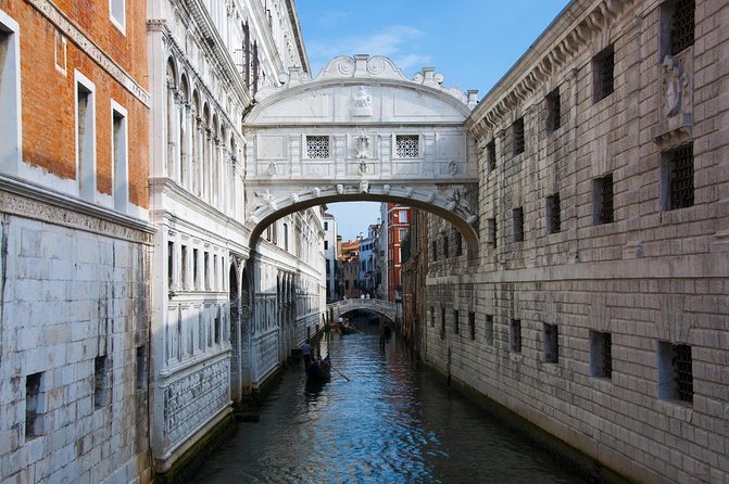 Professional Photographer in Venice, Italy - Photo delivery and what you receive