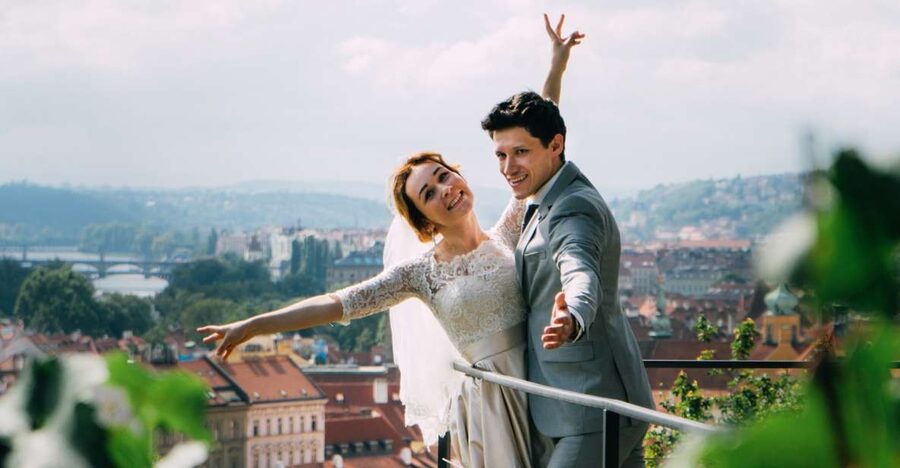 Professional photoshoot in Prague - 1 hour, 30 or 15 min - Choosing the right Prague backdrop