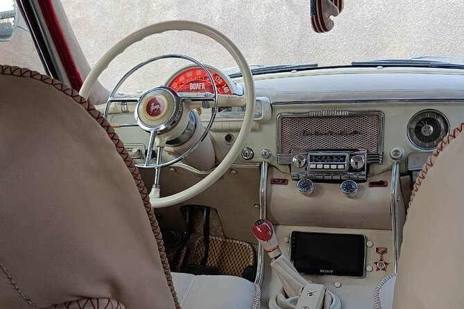 Retro KGB Tour: A Volga 21 Adventure in Yerevan's Soviet Past with photography - Matenadaran, Saint Sarkis, and the Roman warrior