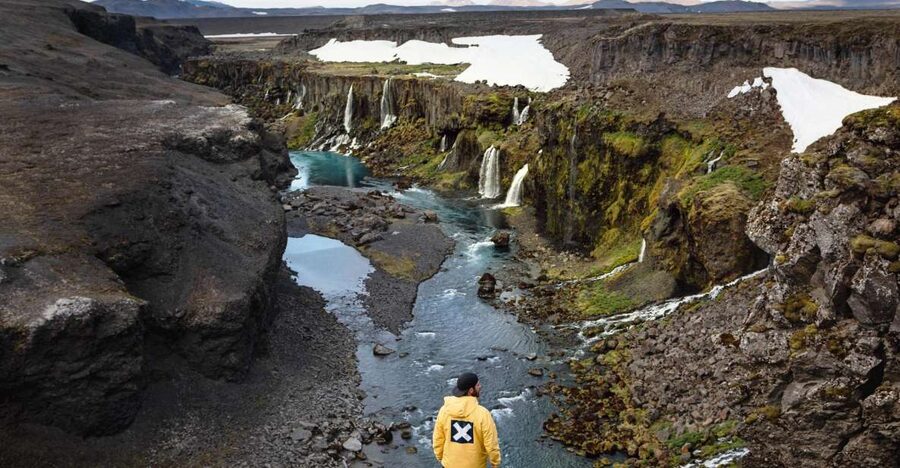 Reykjavík: Landmannalaugar Hike and the Valley of Tears - Hjálparfoss and the meaning of a helpful waterfall