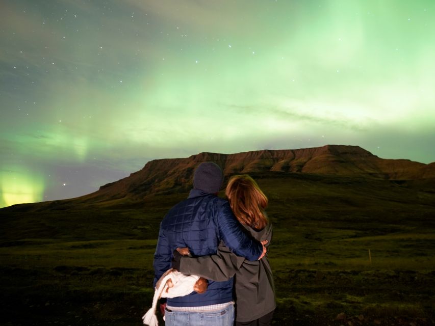 Reykjavik: Northern Lights Tour w/Pro Photos - Small Group - The real purpose of the secret stop