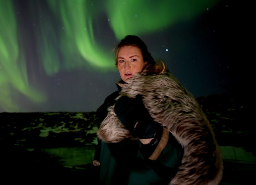 Reykjavik: Northern Lights Tour w/Pro Photos - Small Group - Pickup across central Reykjavik