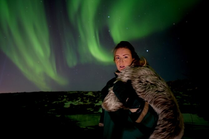 Reykjavik Northern Lights Tour with Pro Aurora Photos Small Group - Guides who make the waiting worthwhile