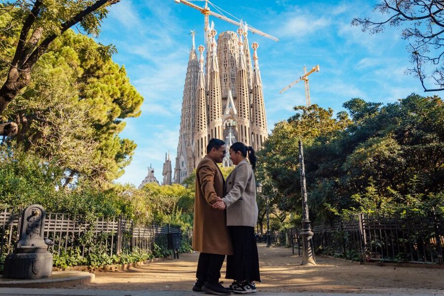 Romantic Photoshoot Experience for Couples in Barcelona - Key Details Before You Book