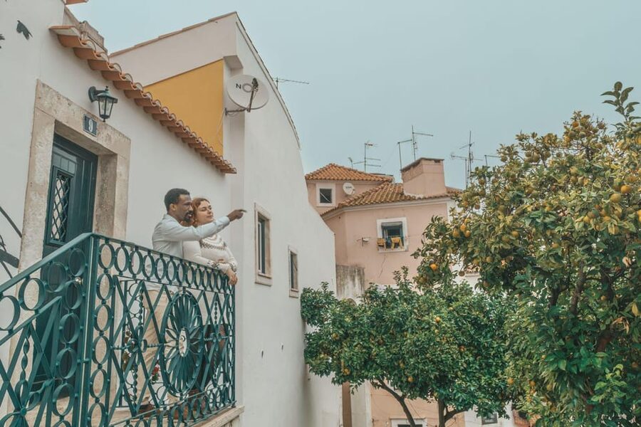 Romantic Photoshoot Experience for Couples in Lisbon - Receiving and Using Your Digital Photos