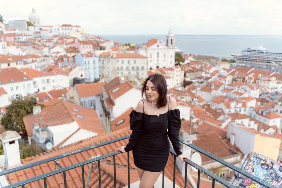 Romantic Photoshoot Experience for Couples in Lisbon - Practical Tips for Better Results