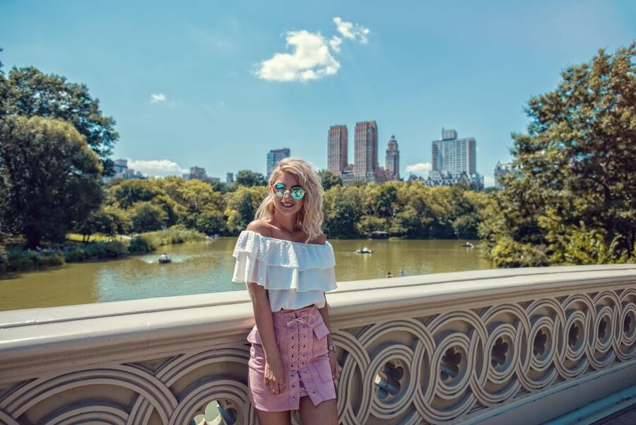 Romantic Photoshoot Experience for Couples in New York - How the posing guidance changes the experience