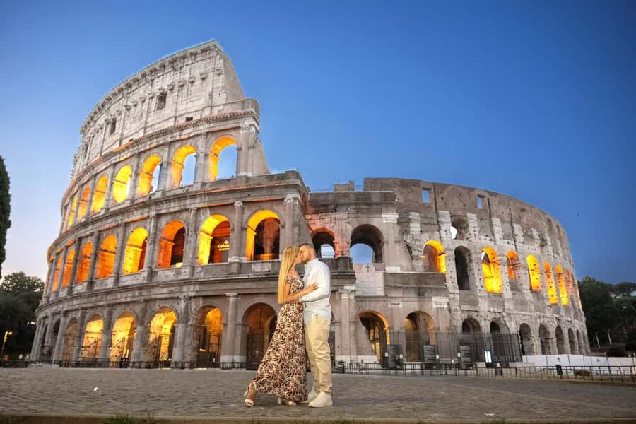 Rome: Colosseum Photoshoot – Private Session - Capitoline Hill and the finish near the Jewish Ghetto