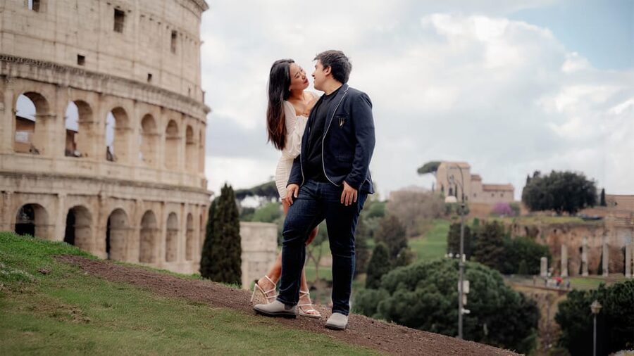 Rome: Early Morning Private Photoshoot at Iconic Landmarks - Posing help makes a real difference