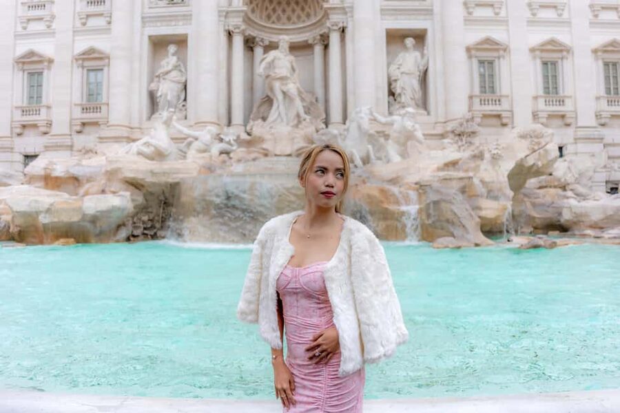 Rome: Iconic Trevi Fountain Private Photoshoot Experience - Meeting at the Trevi Fountain