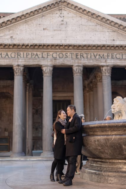 Rome: Personalized Photoshoot outside the Colosseum - Posing Help for Couples, Families, and Children