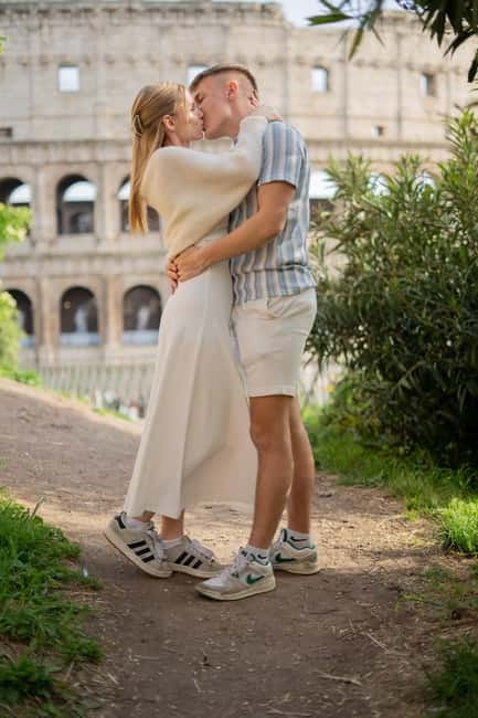 Rome: Private photoshoot at the Trevi Fountain Golden Hour - Should you book the Trevi Fountain photoshoot?