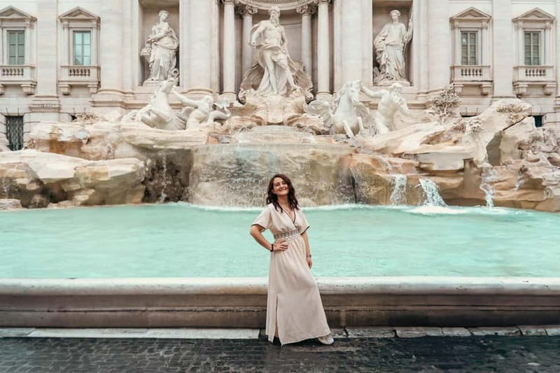 Rome: Private photoshoot at the Trevi Fountain Golden Hour - Why sunrise works so well at Trevi Fountain