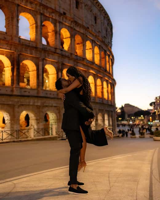 Rome: Romantic Proposal PhotoShoot - A photographer who helps with the human side