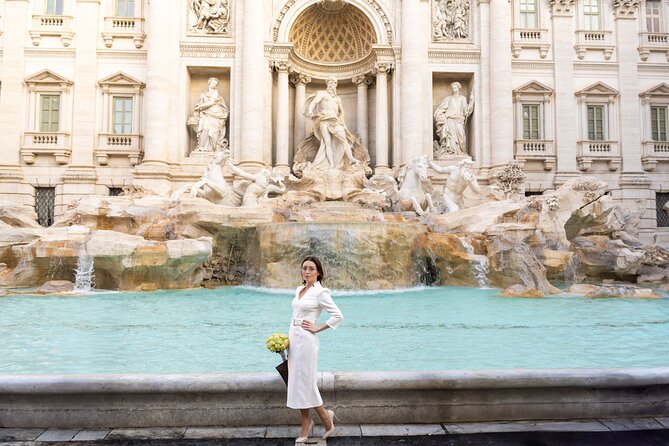 Rome: Trevi Fountain Photoshoot, Private & Early Morning - How the Photographer Helps You Pose