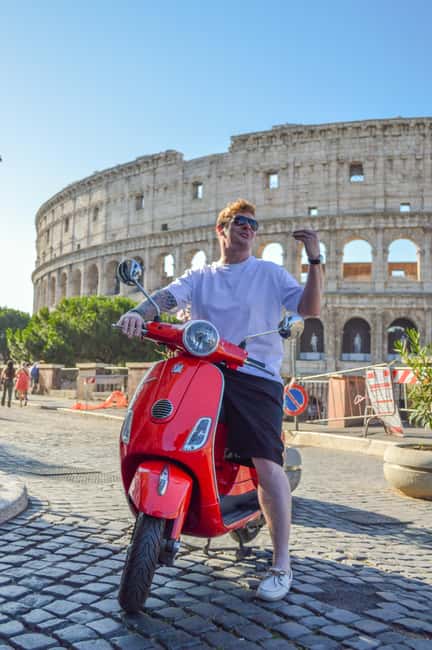 Rome: Vespa tour “When in Rome” with Dessert and Photography - Circus Maximus and the Aventine side of Rome