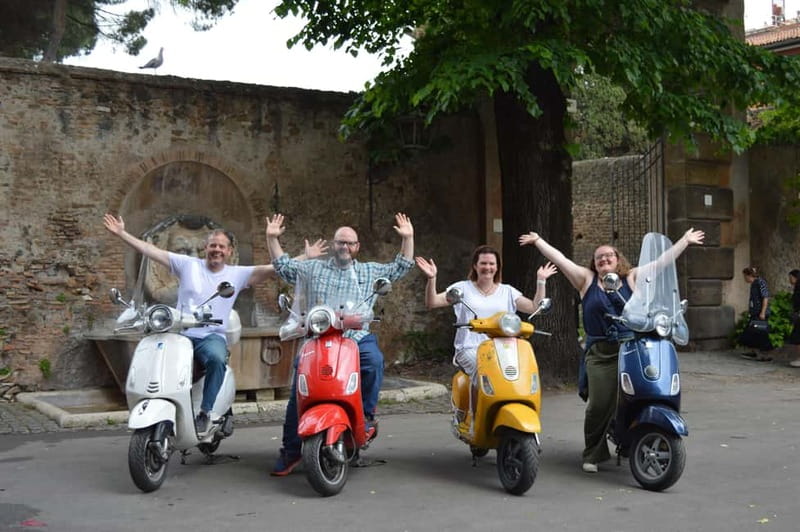 Rome: Vespa tour “When in Rome” with Dessert and Photography - Colosseum: a powerful opening sight