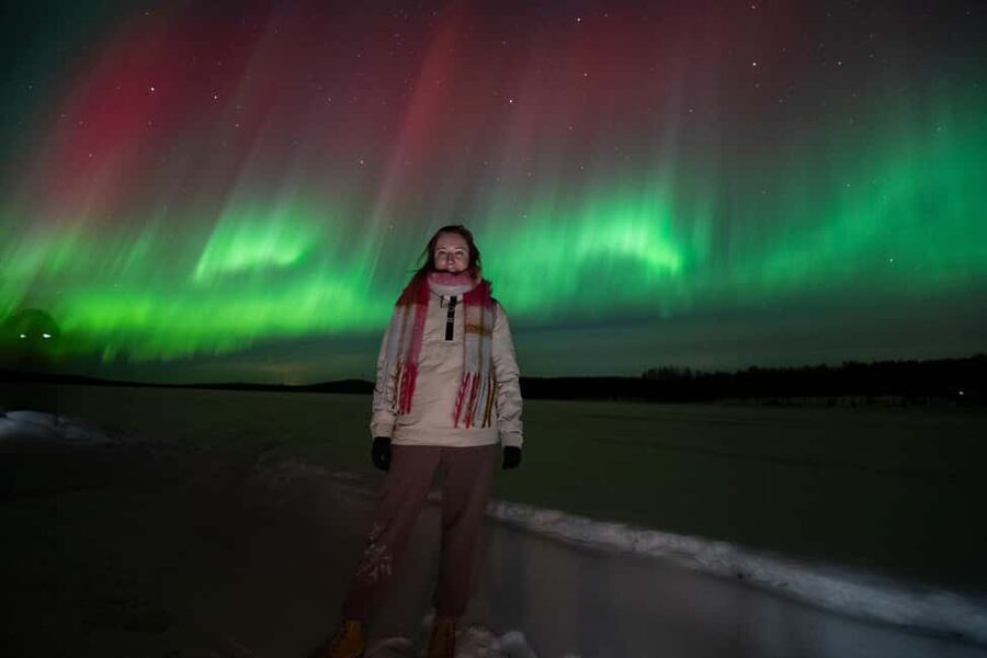 Rovaniemi: Aurora Hunt - Free Photos, 100% Guaranteed Refund - Waiting beside frozen lakes and dark forest