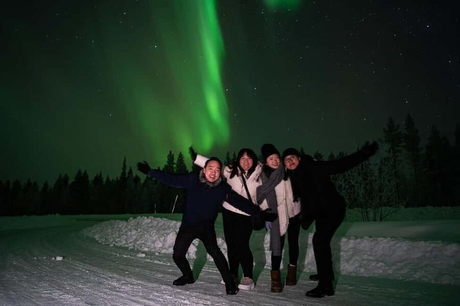 Rovaniemi: Aurora Hunt - Free Photos, 100% Guaranteed Refund - DSLR photos are a real part of the value