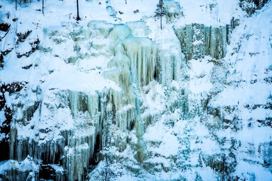 Rovaniemi: Frozen Waterfalls of Korouoma Canyon & Pro Photos - The 90-minute journey from Rovaniemi