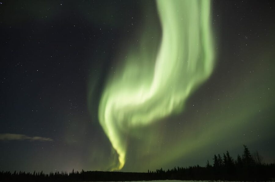 Saariselkä: Aurora Photo Tour by Car with Transfer & Drinks - Who should book this Saariselkä experience?