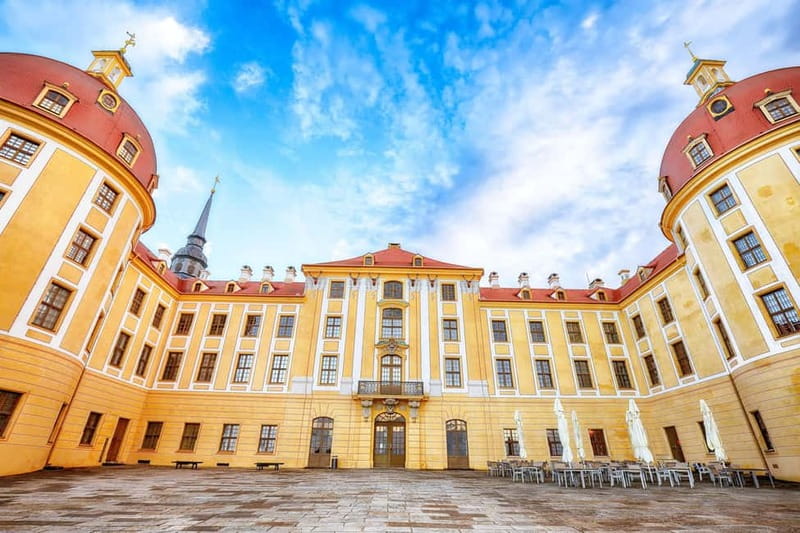 Salzburg: Photography Tour with a Professional Photographer - Mozart Geburtshaus and Mozart-Wohnhaus